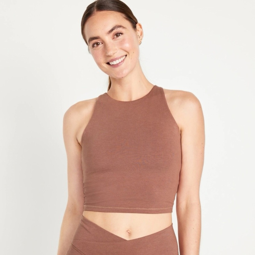 Old Navy Women’s Light Support PowerChill Longline Sports Bra Size M